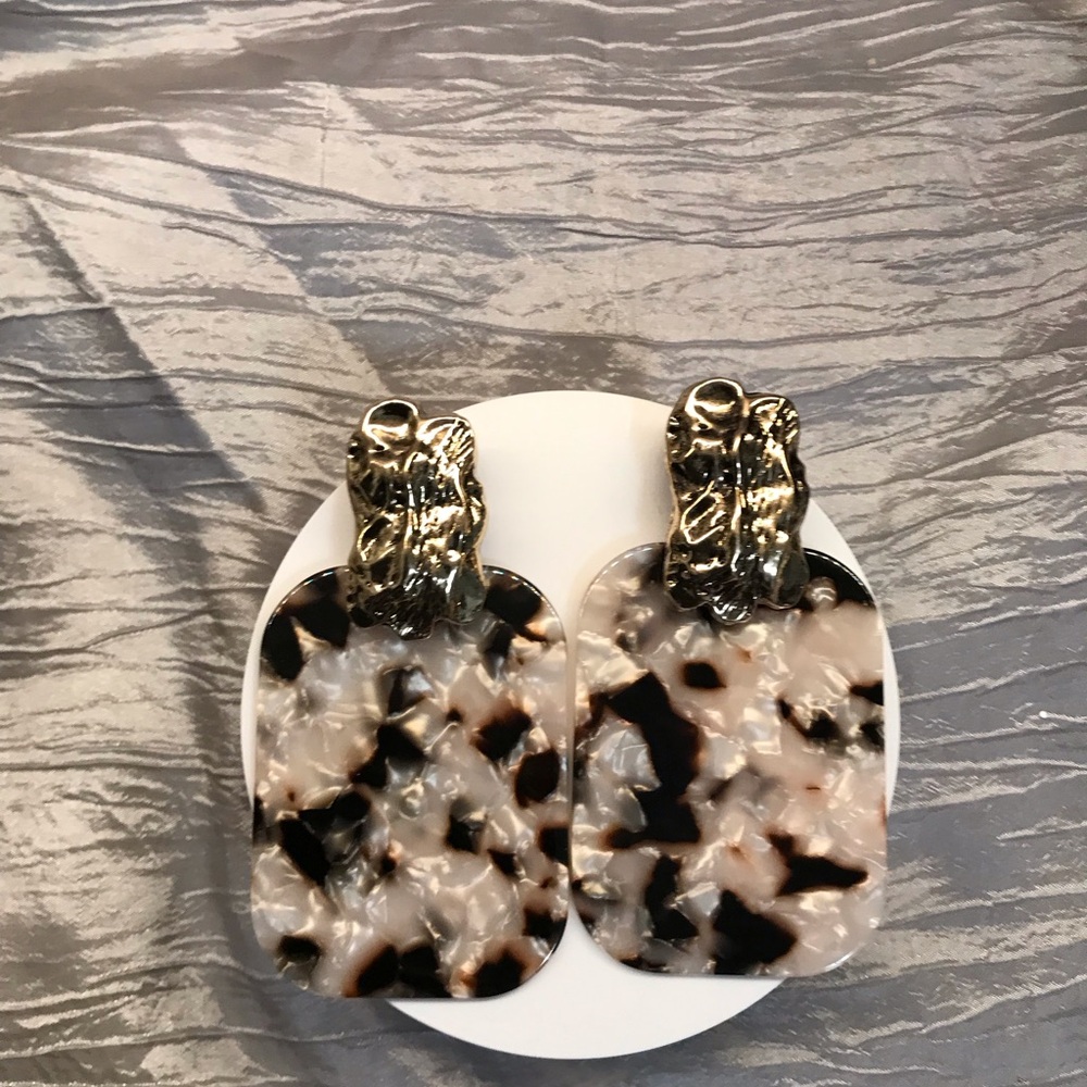 Gold and Tortoiseshell Statement Earrings - Picture 3 of 11